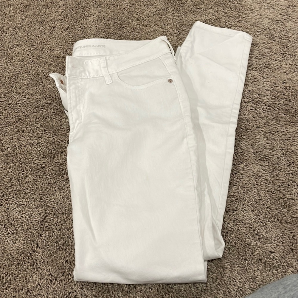 Old Navy Super Skinny mid Rise White Jeans